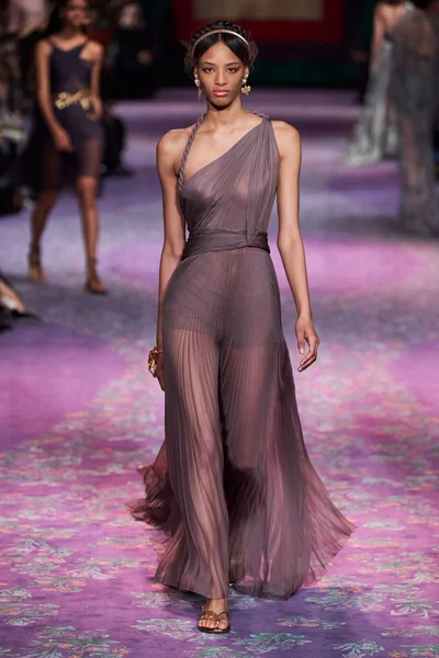 Look 50